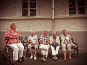 Yaşlılık Döneminde Sosyal Sorunlar