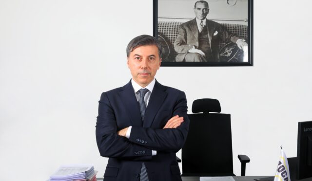 İzocam Genel Direktörü Murat Savcı
