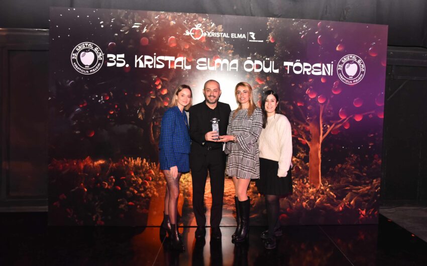 Kristal Elma ve Felis ödülü almaya hak kazandı 