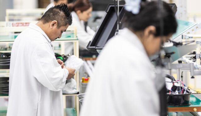 EV Şarj Cihazları Üretmek İçin ABD'deki İlk Fabrikasını Açtı