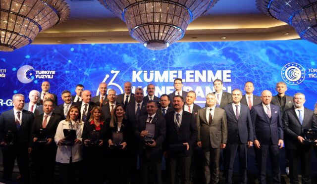 Egeli yaş meyve sebze ihracatçılarına büyük ödül