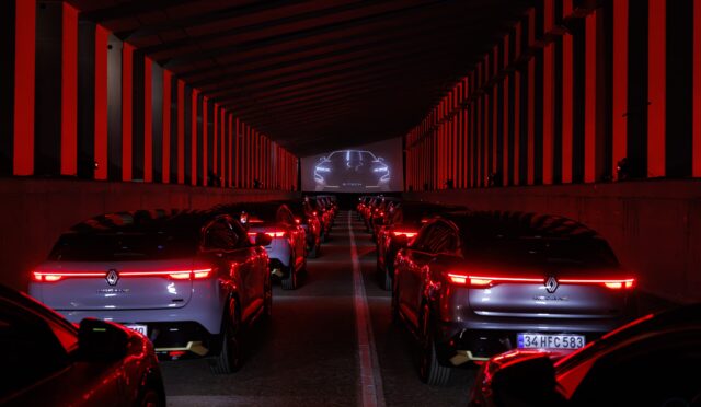 YENİ RENAULT MEGANE E-TECH