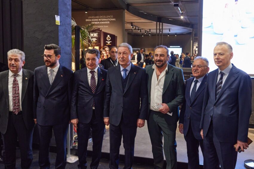 IIFF 2025 Uluslararası İstanbul Mobilya Fuarı’nda Enza Home Rüzgarı Esti