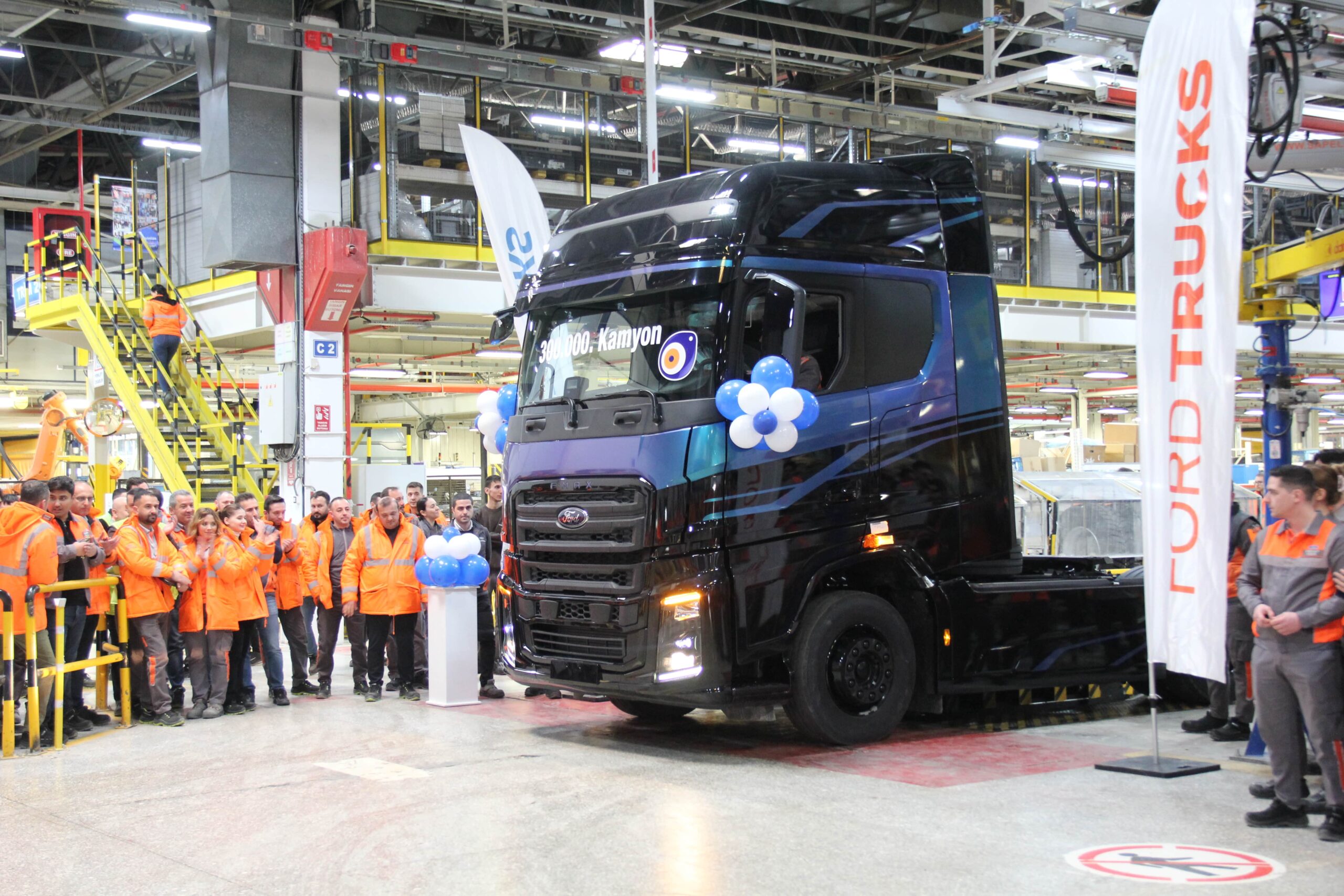 Ford Trucks'tan 300 Bininci Kamyon