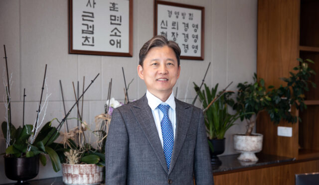 Hyundai yeni ceo Alex Kim Oldu